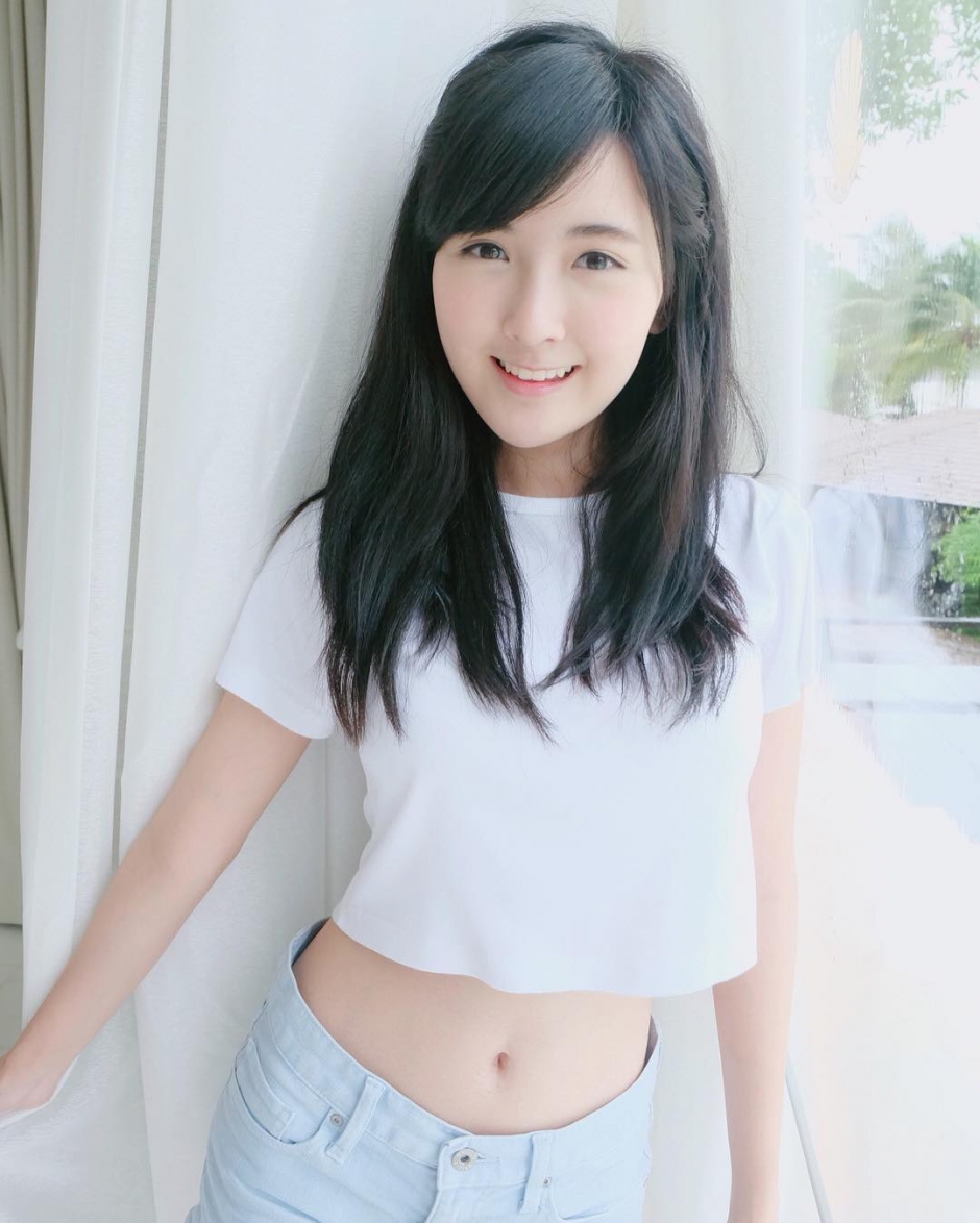 泰国美女Beer Pu性感私房照酥胸诱惑