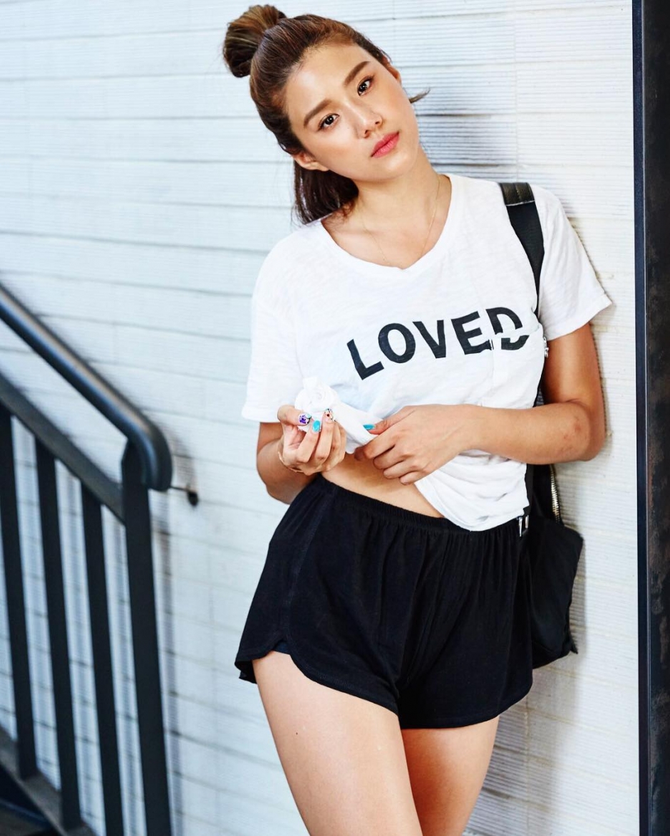 台湾美女陈怡安比基尼私房照火辣诱人