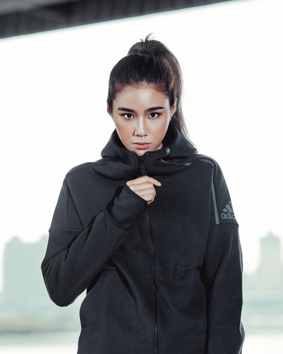 台湾美女陈怡安比基尼私房照火辣诱人