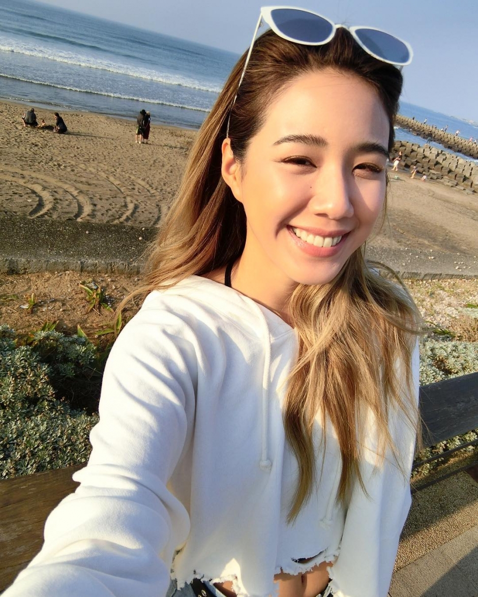 台湾美女陈怡安比基尼私房照火辣诱人