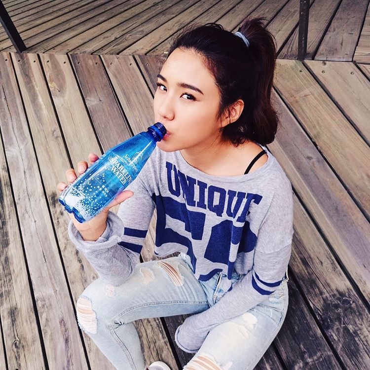 台湾美女陈怡安比基尼私房照火辣诱人