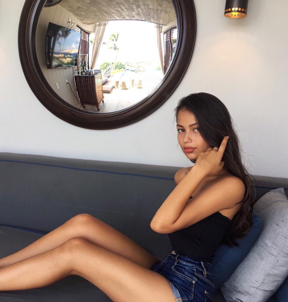 比基尼美女Fiona Barron性感私房照