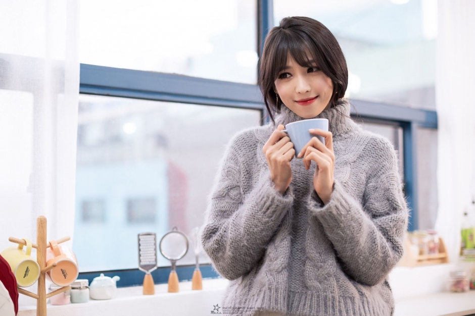 韩国美女李仁慧居家写真美腿迷人