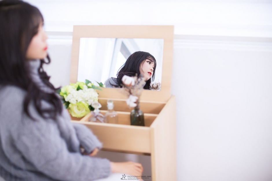 韩国美女李仁慧居家写真美腿迷人