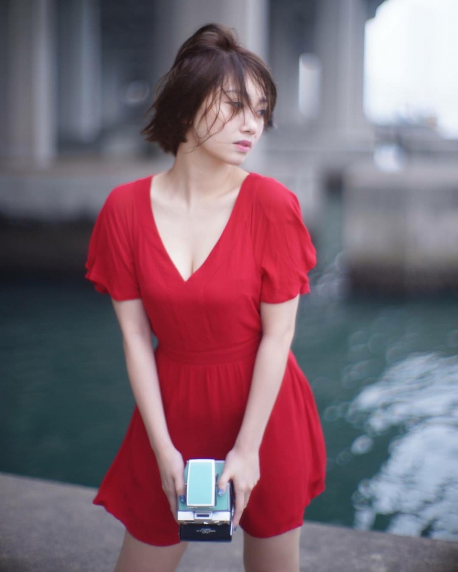 美女模特马俊怡私房内衣写真秀丰满身材