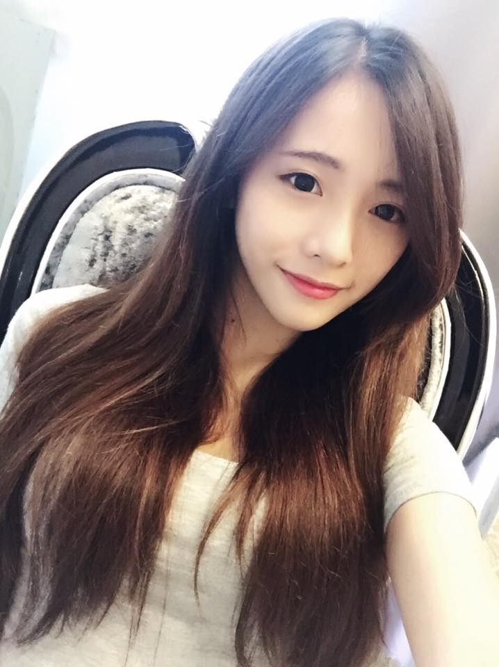 台湾美女萧卉君自拍美照可爱迷人
