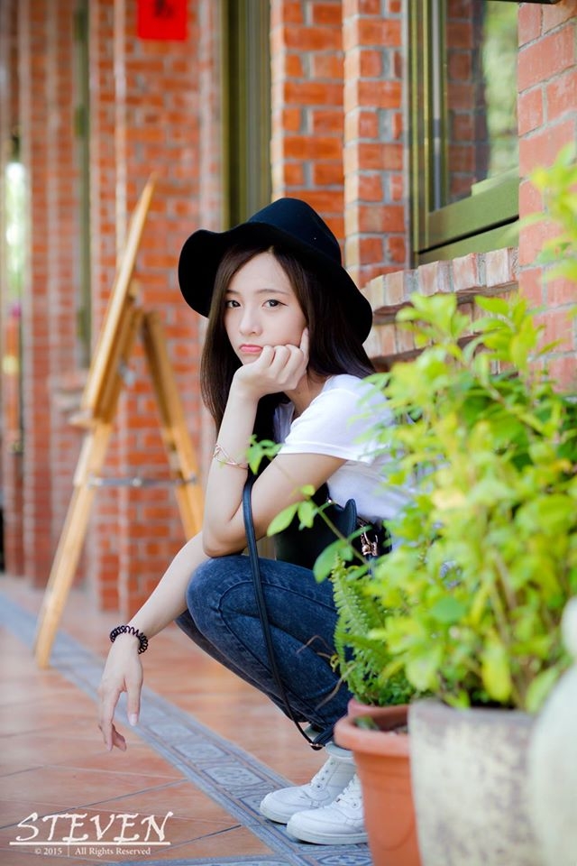 台湾美女萧卉君自拍美照可爱迷人