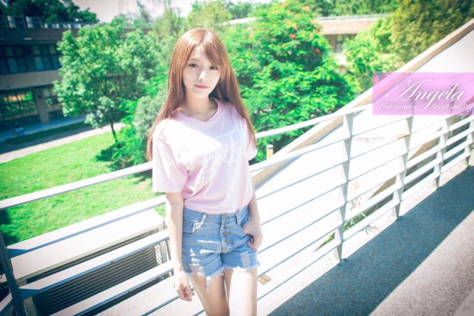 台湾美女萧卉君自拍美照可爱迷人