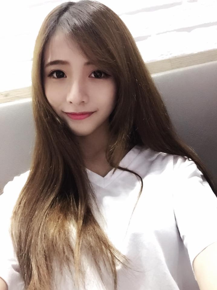 台湾美女萧卉君自拍美照可爱迷人