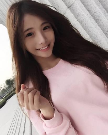 台湾美女萧卉君自拍美照可爱迷人