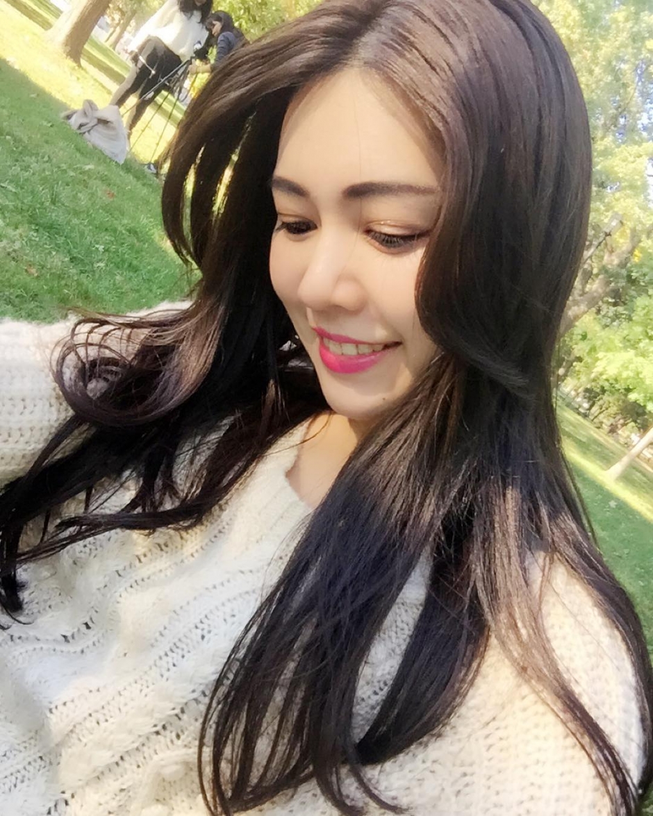 美女空姐心心ELLY甜美私房照长腿迷人