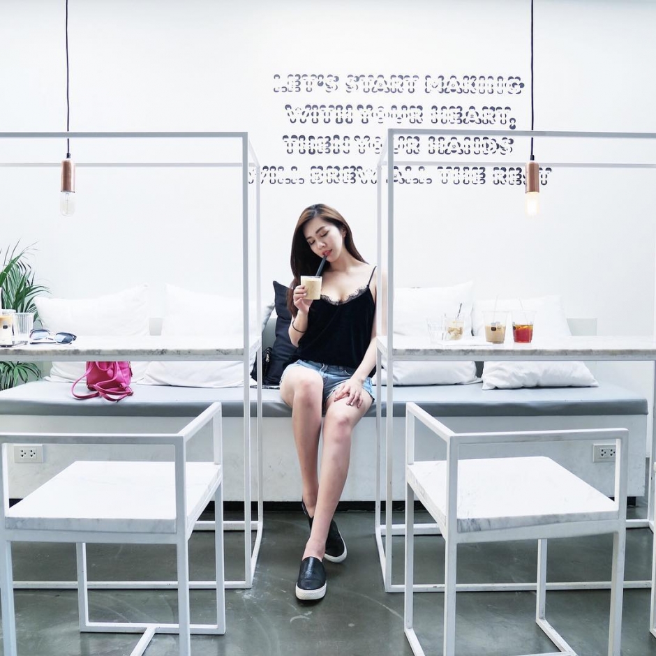 美女空姐心心ELLY甜美私房照长腿迷人