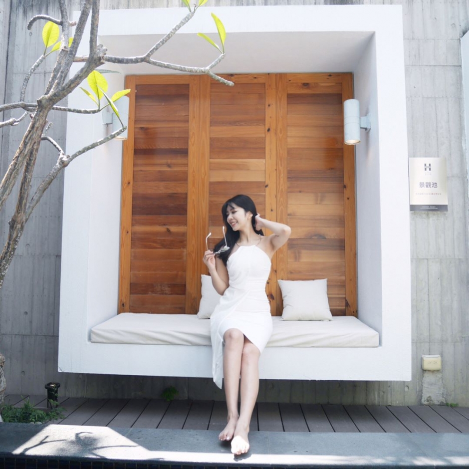 美女空姐心心ELLY甜美私房照长腿迷人