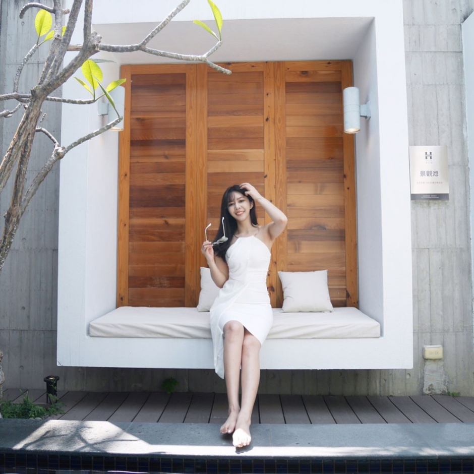 美女空姐心心ELLY甜美私房照长腿迷人