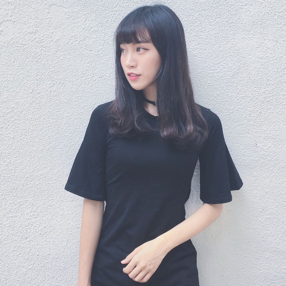 台湾美女陈侹伃生活写真美腿迷人