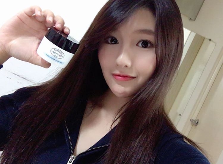 香港美女黄乐乐自拍私房照甜美迷人