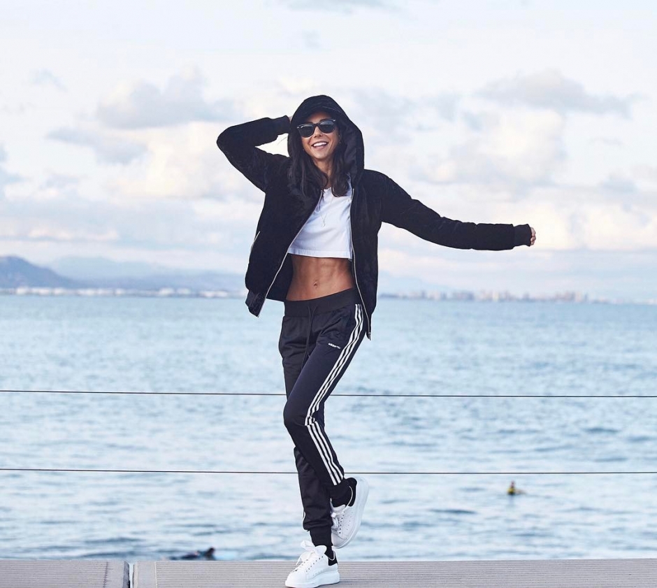 外国美女Chiara Biasi性感比基尼写真