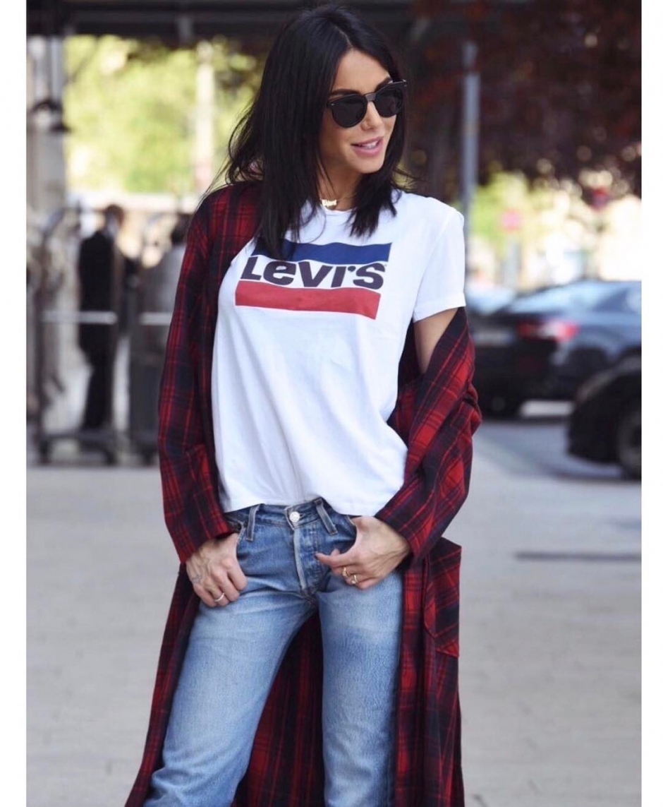 外国美女Chiara Biasi性感比基尼写真