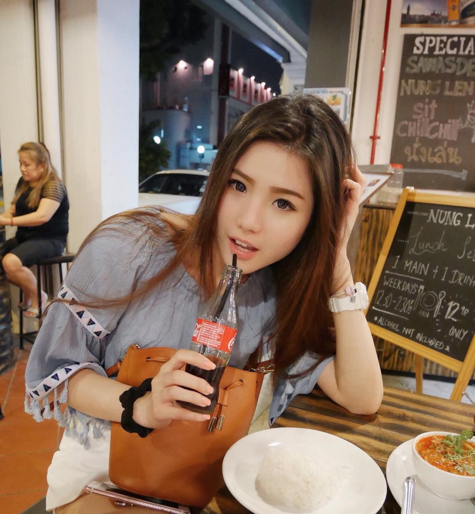 美女空姐Chia Yin自拍私房照甜美迷人