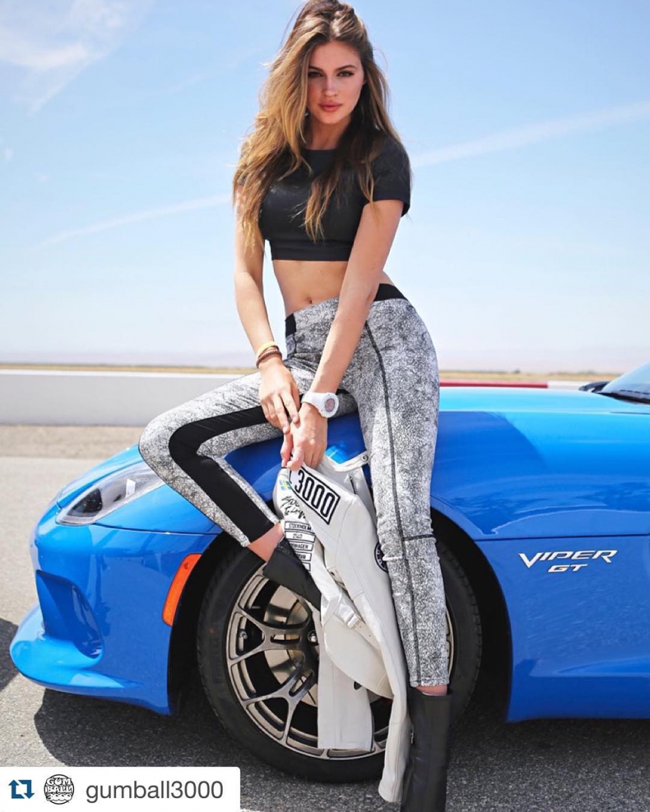 比基尼美女Natalie Pack户外性感写真