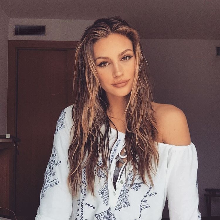 比基尼美女Natalie Pack户外性感写真