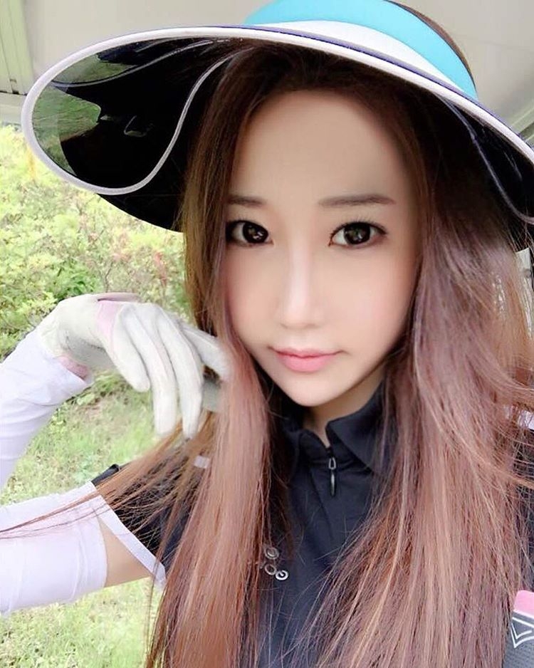 大胸美女I Am Yui性感私房照丰满诱人