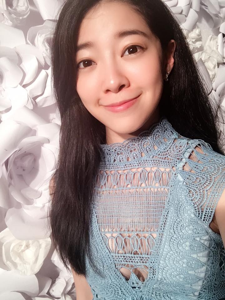 台湾美女周颖立比基尼写真笑容迷人