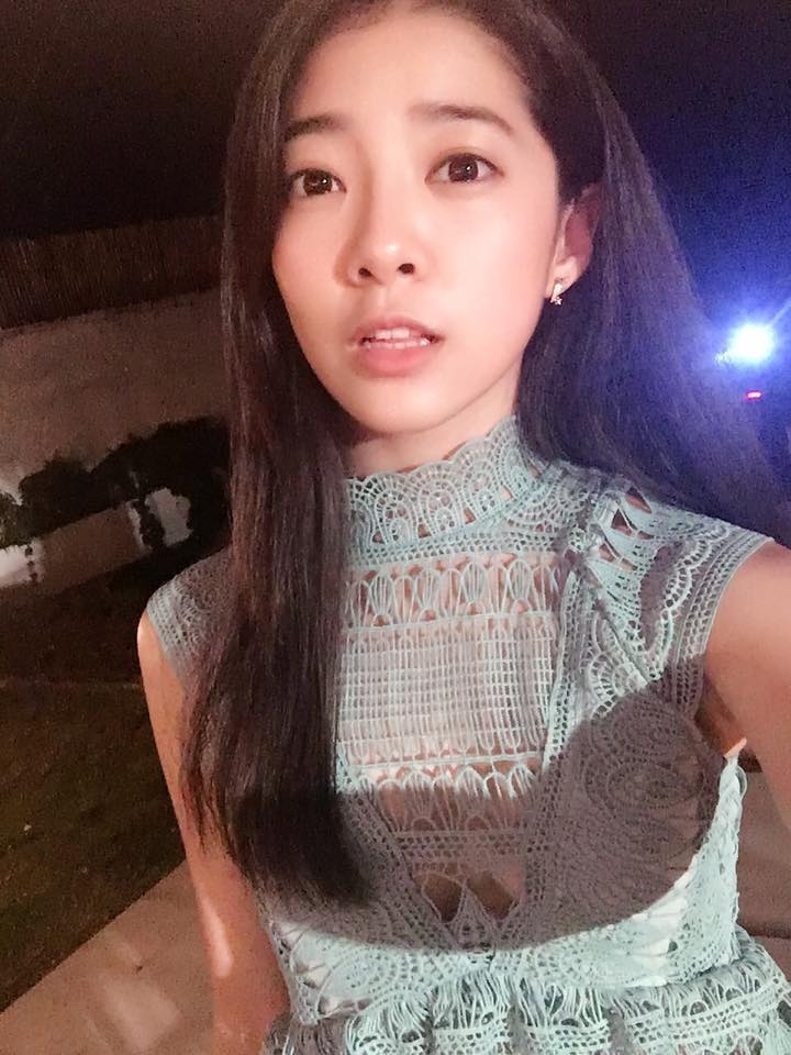 台湾美女周颖立比基尼写真笑容迷人