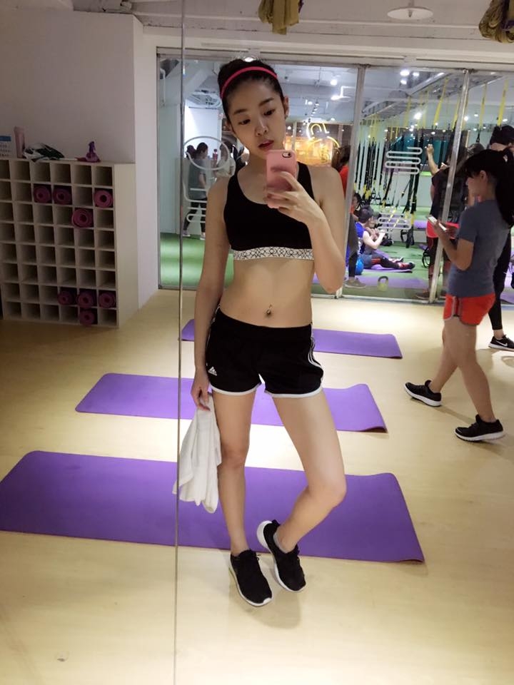 台湾美女周颖立比基尼写真笑容迷人