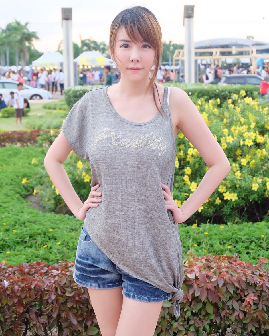 泰国美女Parlovetati Kasetsart性感比基尼图片