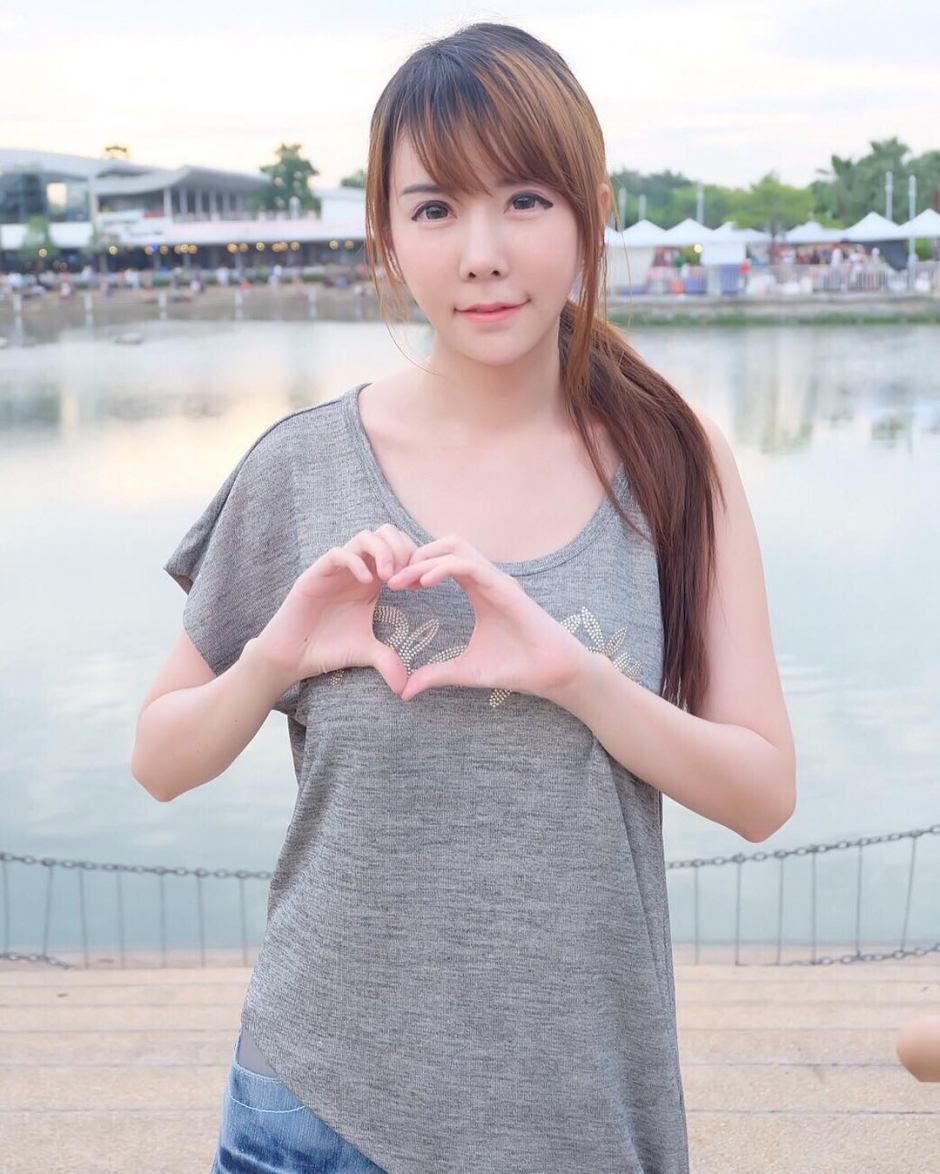 泰国美女Parlovetati Kasetsart性感比基尼图片