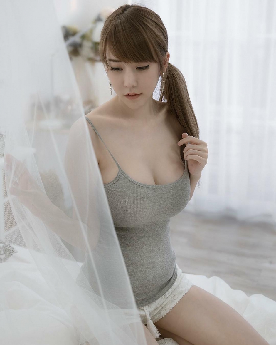 泰国美女Parlovetati Kasetsart性感比基尼图片