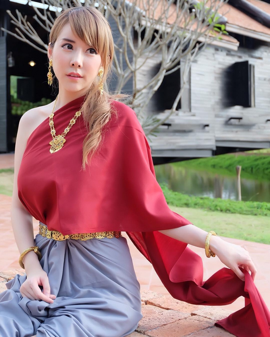 泰国美女Parlovetati Kasetsart性感比基尼图片