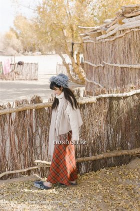 清纯美女萝莉之应沙漠旅拍写真