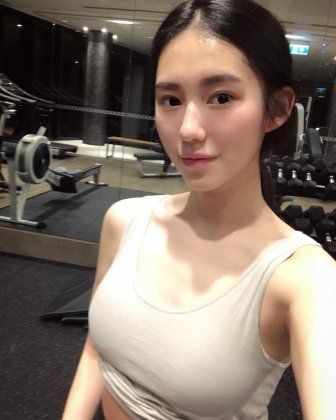 气质型美女Neeitrighthere冷艳私拍图片