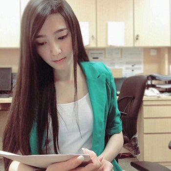 不错很是有魅力的气质美女程爱玲自拍私房照白皙迷人