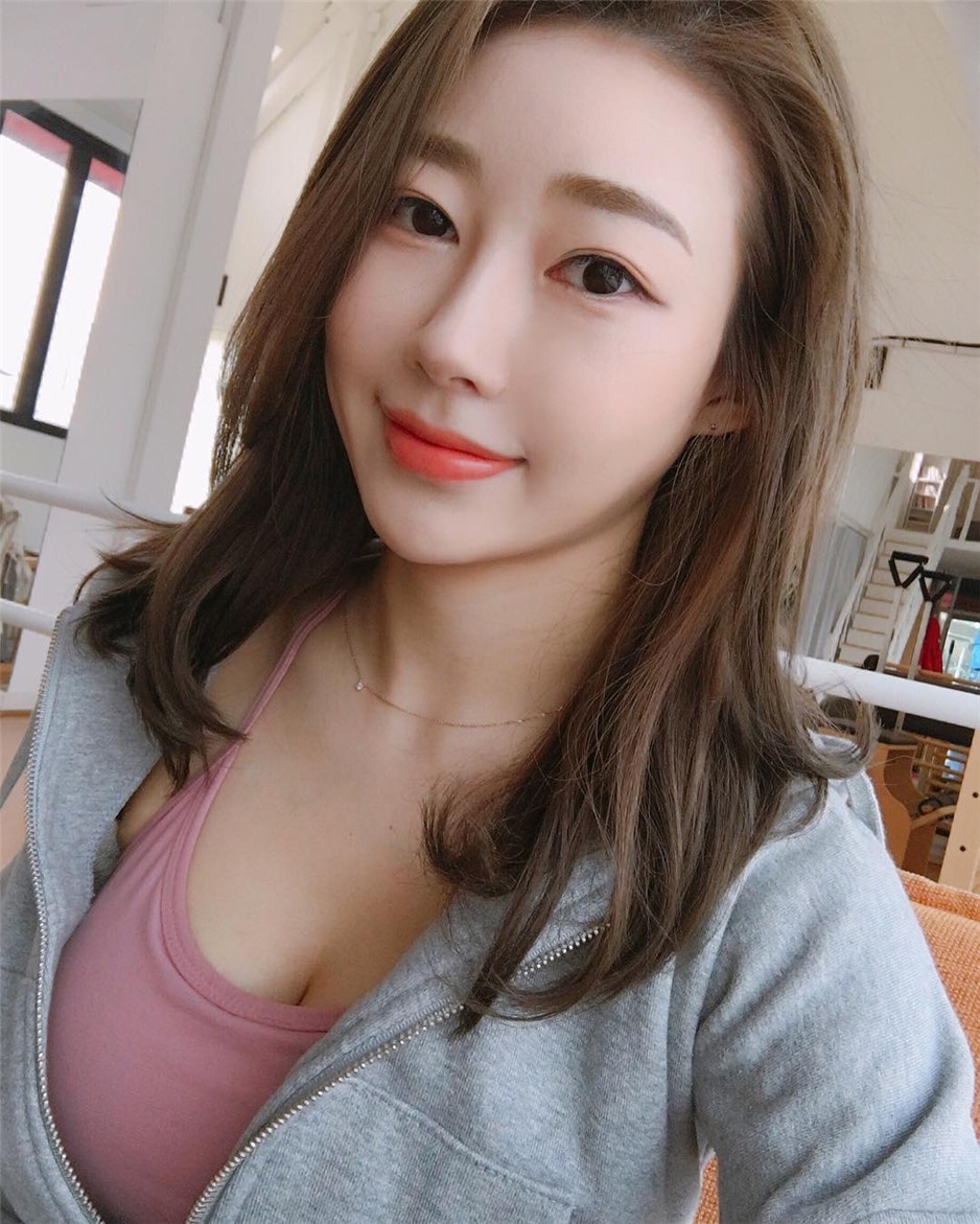 韩国瑜伽女神朴智英私房图片