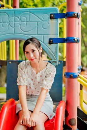 韩国平面模特图片 韩国爆乳模特背心写真车模美女图片