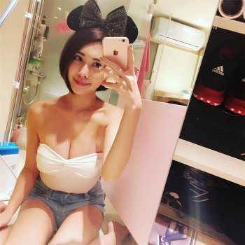 网络女主播龚映璇性感自拍图片