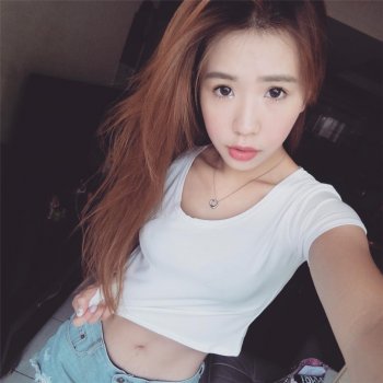 台湾妹子谢雨锜性感自拍图片