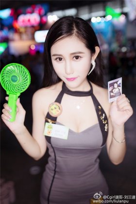 90后超瘦小蛮腰美女刘兰谱微博高清图