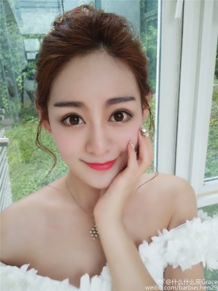 90后网络美女小辰辰高清自拍美图