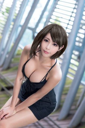 性感短发女神Sylvia小希户外写真集
