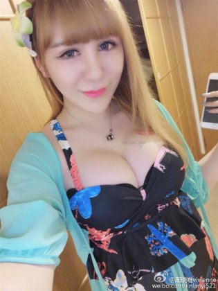 微博红人周晓唯vivienne性感自拍美图