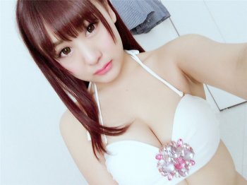 日本氧气美女星野瑠奈自拍图片