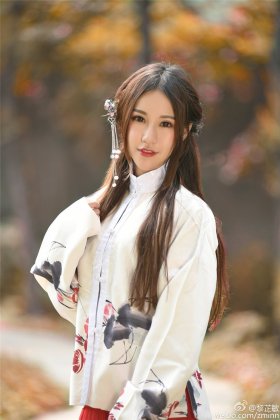 清纯氧气美女黎芷敏养眼写真图片