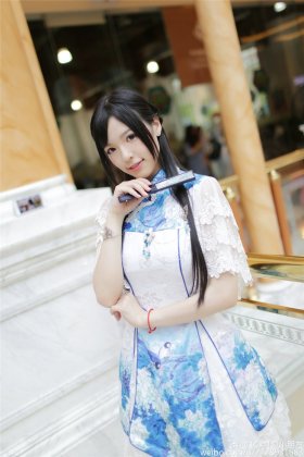 90后清纯校花cos护士微博美照