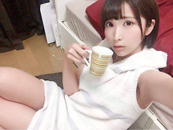 日本短发美少女桐生美希人气高涨