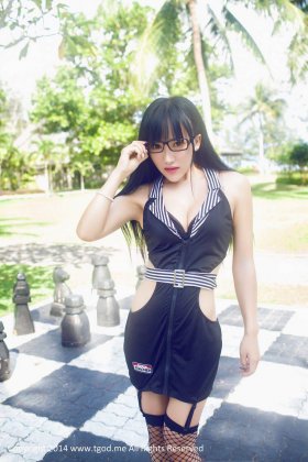 模特杨上萱英伦空军制服诱惑写真