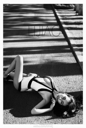 90后性感女神麻艘小妮子时尚写真大片